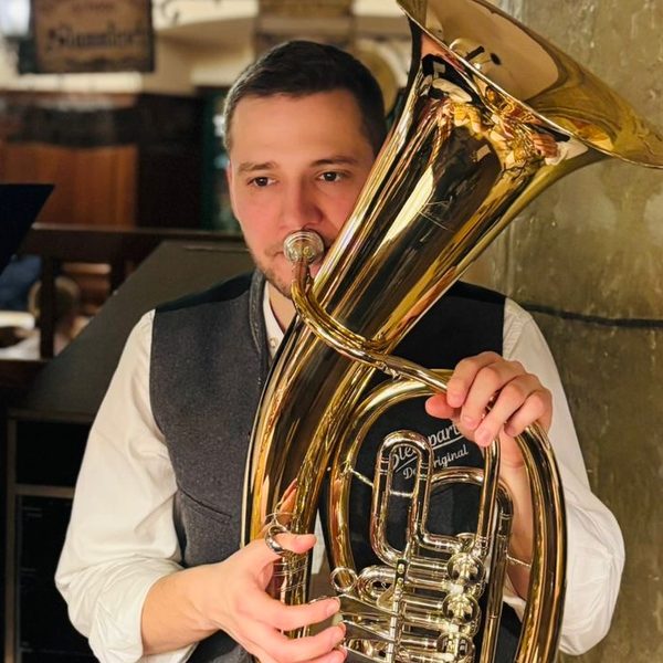 Lukas Ewen am Tenorhorn